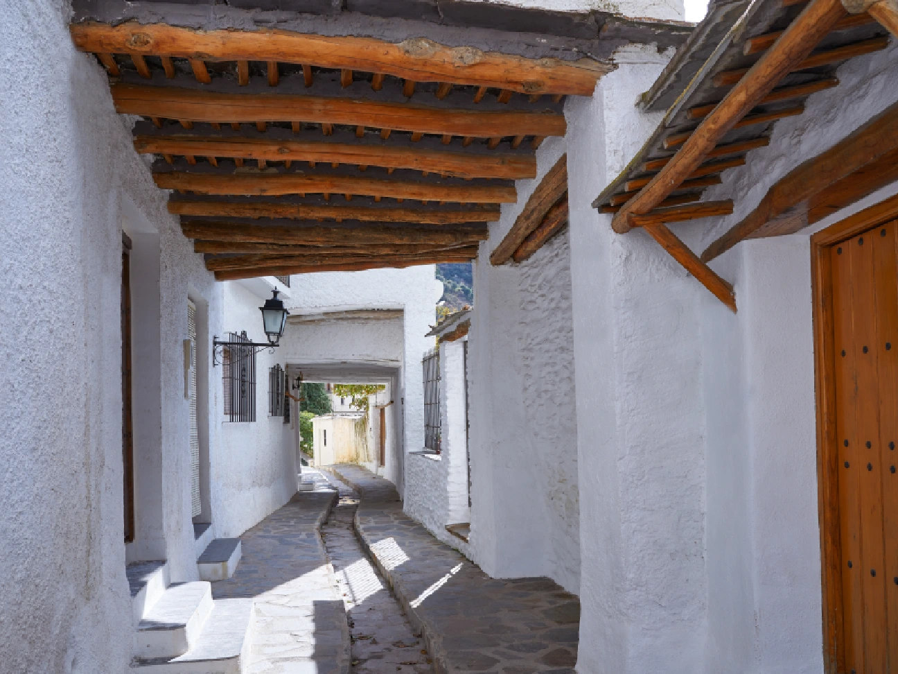 ekoplast50-exterior-and-interior-plastering-of-straw-bale-homes